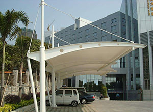 <font color='red'>膜結(jié)構(gòu)車棚</font>常見(jiàn)的4種造型及其特點(diǎn)