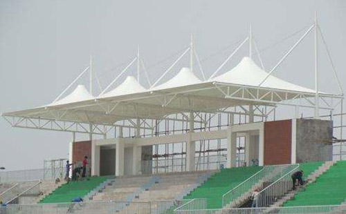 鄭州澍青醫(yī)學高等?？茖W校膜結(jié)構(gòu)看臺