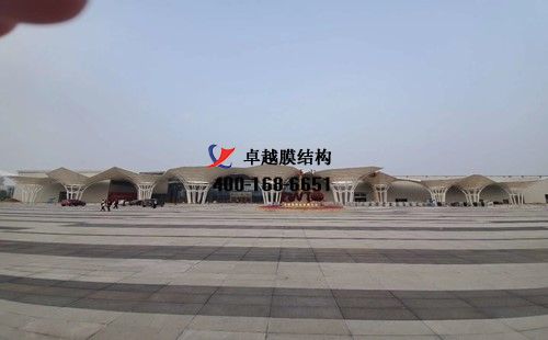 鄭州中大門直購保稅體驗中心<font color='red'>膜結(jié)構(gòu)景觀</font>/遮陽景觀工程動態(tài)