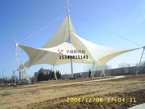 防城港景觀(guān)<font color='red'>張拉膜結(jié)構(gòu)</font>遮陽(yáng)棚【生產(chǎn)廠(chǎng)家】