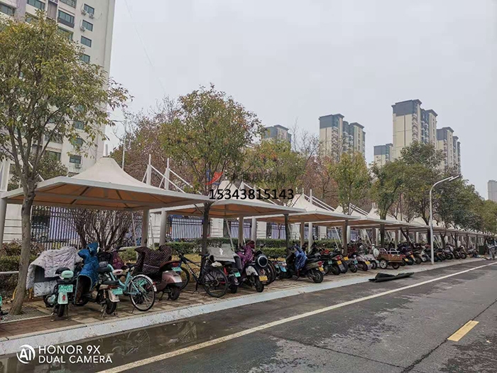 鄭州外國(guó)語中學(xué)PTFE膜結(jié)構(gòu)充電站