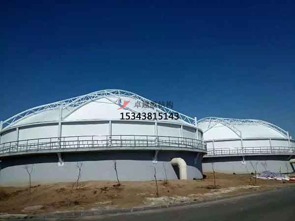 污水池反吊膜結(jié)構(gòu)主要有哪幾種類(lèi)型呢？