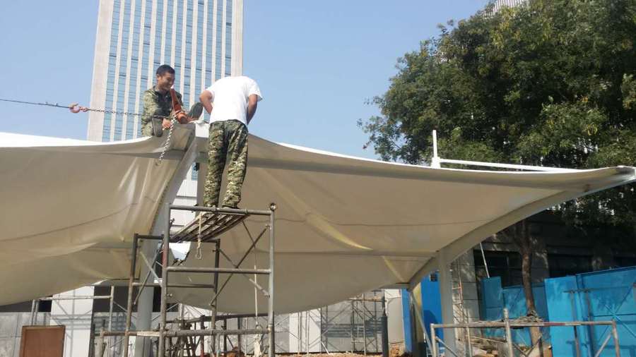 膜結(jié)構(gòu)停車棚的光照性有什么優(yōu)點(diǎn)？