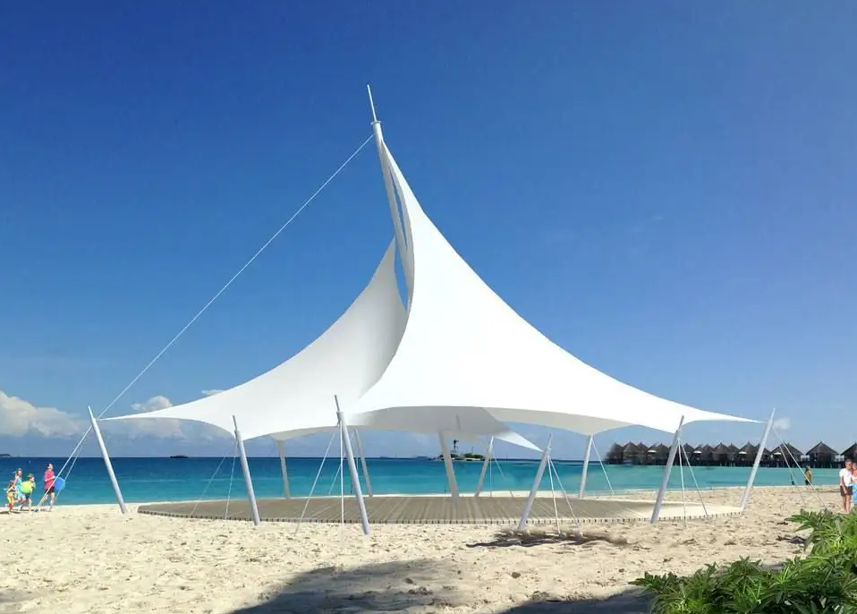 校園膜結(jié)構(gòu)體育看臺(tái)，耐用是王道，實(shí)惠是關(guān)鍵