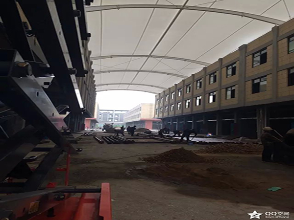 創(chuàng)新設計：商業(yè)街膜結(jié)構(gòu)引領(lǐng)建筑時尚潮流