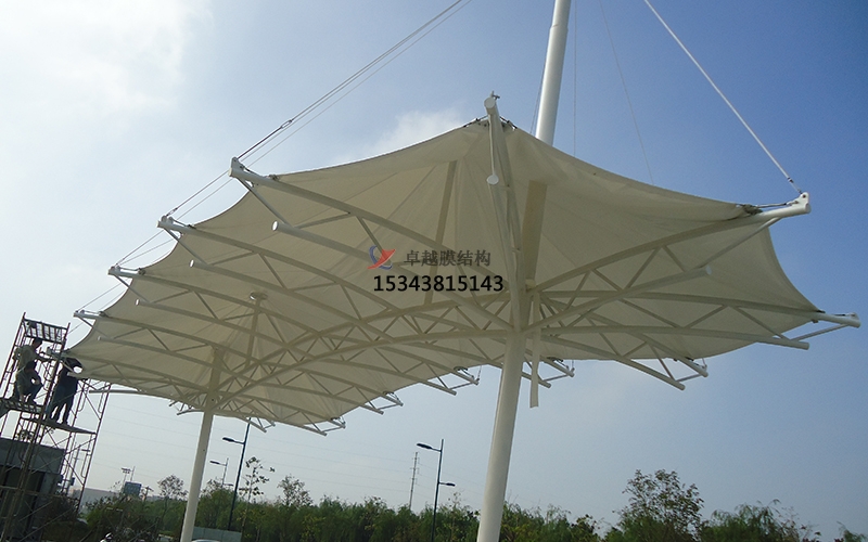 選擇<font color='red'>張拉膜結(jié)構(gòu)</font>必須要具備哪些性能？